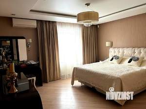 Дом 315м², 3-этажный, участок 10 сот.  