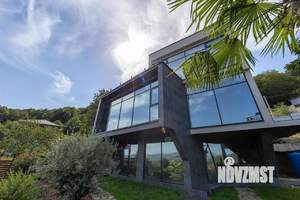 Дом 426м&sup2;, 3-этажный, участок 20 сот.  