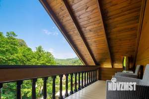 Дом 300м², 2-этажный, участок 14 сот.  