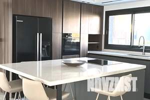 Дом 220м&sup2;, 2-этажный, участок 8 сот.  