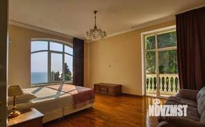 Коттедж 1000м², 3-этажный, участок 25 сот.  
