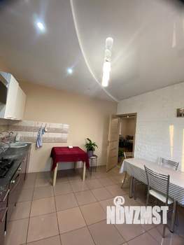 Дом 183м², 3-этажный, участок 3 сот.  