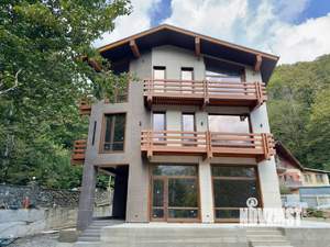 Дом 300м², 3-этажный, участок 6 сот.  