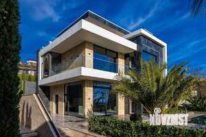 Дом 356м², 3-этажный, участок 6 сот.  