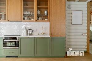 Дом 2000м&sup2;, 2-этажный, участок 42 сот.  