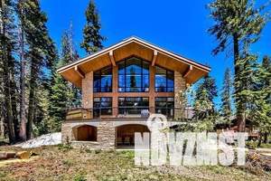 Дом 215м², 2-этажный, участок 15 сот.  