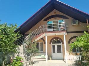 Дом 186м&sup2;, 3-этажный, участок 11 сот.  