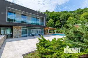 Дом 700м², 3-этажный, участок 110 сот.  