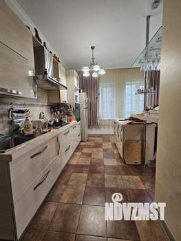 Дом 280м², 3-этажный, участок 5 сот.  