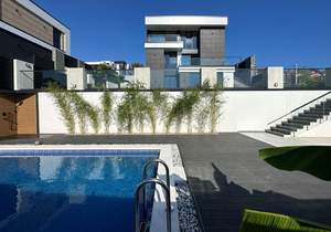 Дом 300м², 3-этажный, участок 5 сот.  