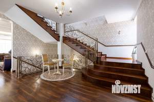 Дом 750м², 2-этажный, участок 24 сот.  