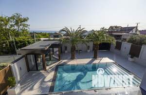 Дом 285м², 2-этажный, участок 6 сот.  