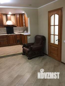 Дом 250м&sup2;, 3-этажный, участок 6 сот.  