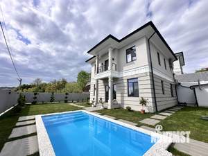 Коттедж 240м², 2-этажный, участок 6 сот.  