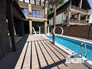 Дом 201м&sup2;, 3-этажный, участок 4 сот.  