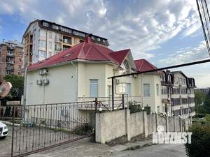 Дом 613м&sup2;, 3-этажный, участок 8 сот.  