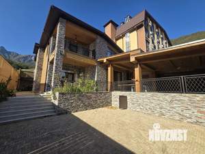 Коттедж 313м², 2-этажный, участок 5 сот.  