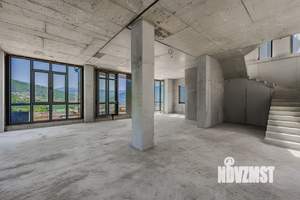 Дом 283м&sup2;, 3-этажный, участок 5 сот.  