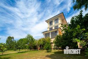 Дом 750м², 2-этажный, участок 24 сот.  