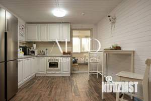 Коттедж 208м², 2-этажный, участок 10 сот.  