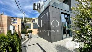 Коттедж 310м&sup2;, 2-этажный, участок 4 сот.  