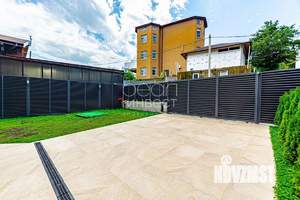 Дом 180м&sup2;, 2-этажный, участок 5 сот.  