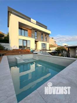 Коттедж 296м², 3-этажный, участок 6 сот.  