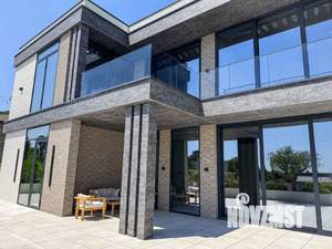 Дом 340м², 2-этажный, участок 6 сот.  