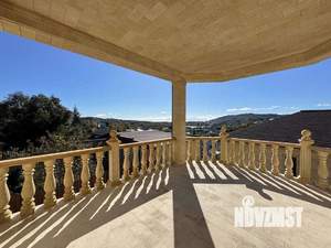 Дом 220м², 2-этажный, участок 4 сот.  