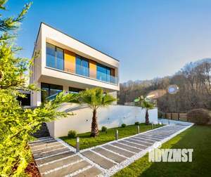 Дом 650м², 2-этажный, участок 8 сот.  