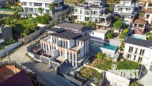 Дом 250м², 3-этажный, участок 3 сот.  