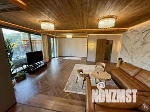 Дом 550м², 3-этажный, участок 15 сот.  