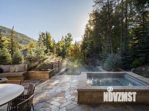 Дом 280м², 3-этажный, участок 10 сот.  