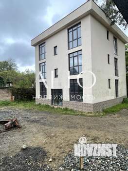 Дом 300м², 3-этажный, участок 6 сот.  
