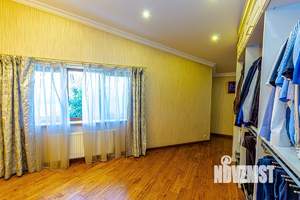 Дом 400м², 3-этажный, участок 5 сот.  