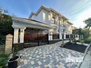 Дом 350м², 2-этажный, участок 10 сот.  