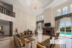 Дом 400м², 2-этажный, участок 15 сот.  