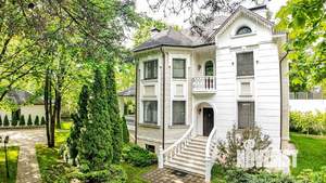 Дом 450м², 3-этажный, участок 15 сот.  