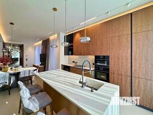 Дом 350м², 3-этажный, участок 5 сот.  