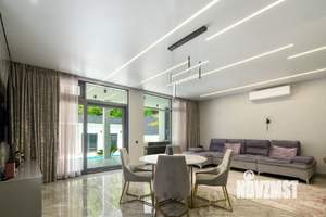 Дом 250м², 2-этажный, участок 6 сот.  