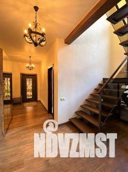 Дом 250м², 2-этажный, участок 6 сот.  
