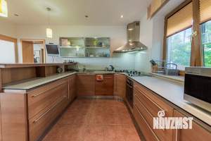 Дом 320м², 2-этажный, участок 6 сот.  
