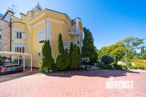 Дом 600м², 4-этажный, участок 5 сот.  