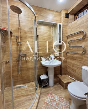 Дом 290м², 3-этажный, участок 5 сот.  