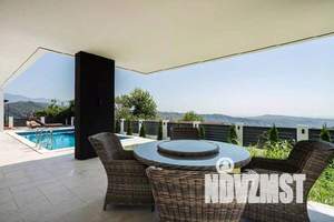 Дом 210м², 2-этажный, участок 12 сот.  