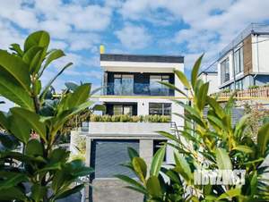 Дом 250м², 2-этажный, участок 10 сот.  