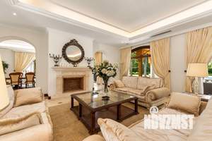 Дом 1250м², 2-этажный, участок 20 сот.  