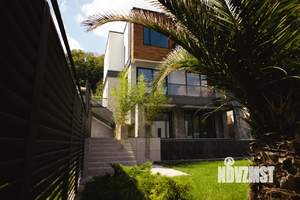 Дом 350м², 3-этажный, участок 12 сот.  