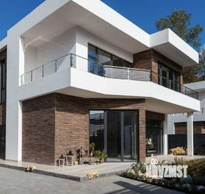 Коттедж 220м², 2-этажный, участок 5 сот.  