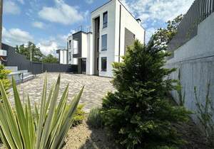 Дом 290м², 2-этажный, участок 6 сот.  